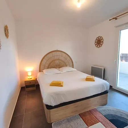 T2 With Terrace Appartamento *