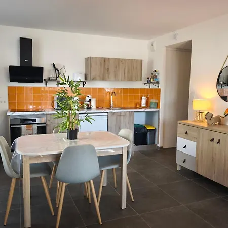 T2 With Terrace Appartamento